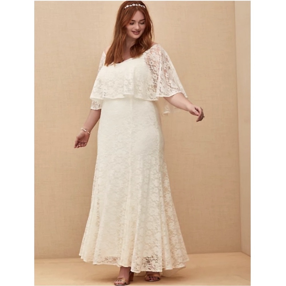 Torrid Ivory Lace Capelet Wedding Dress